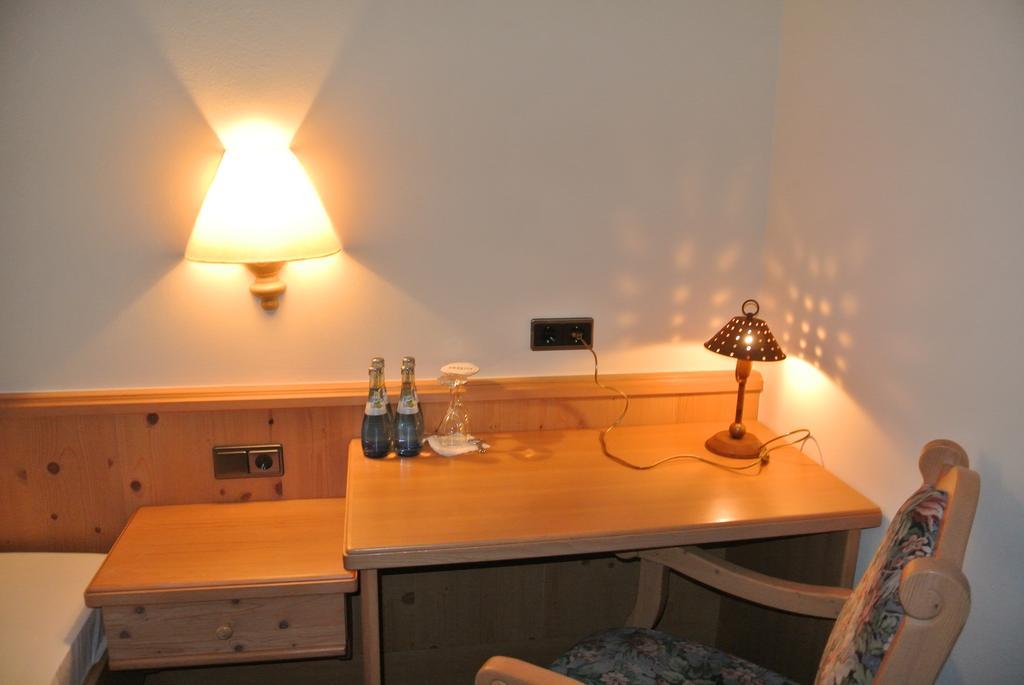 Akzent Hotel Am Bach Dettelbach Extérieur photo