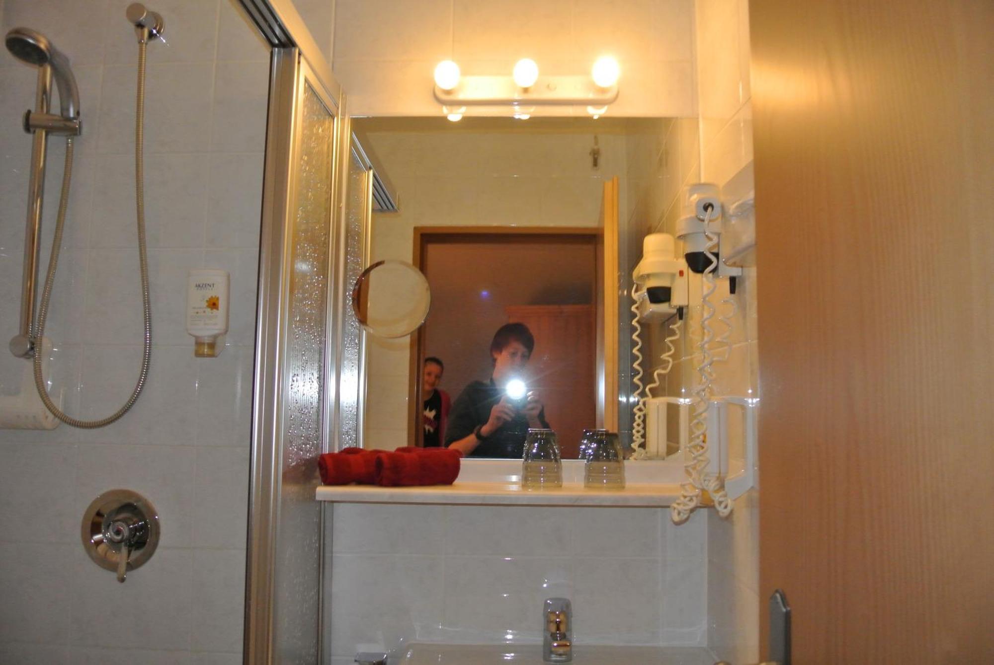 Akzent Hotel Am Bach Dettelbach Extérieur photo