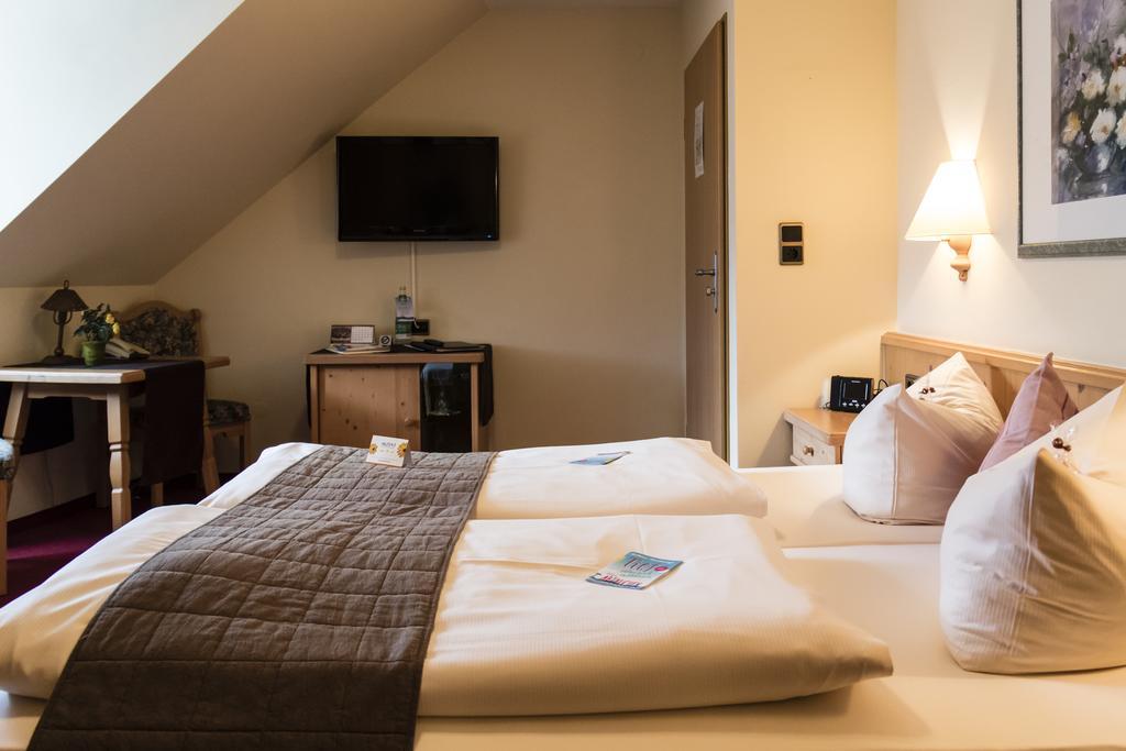 Akzent Hotel Am Bach Dettelbach Extérieur photo