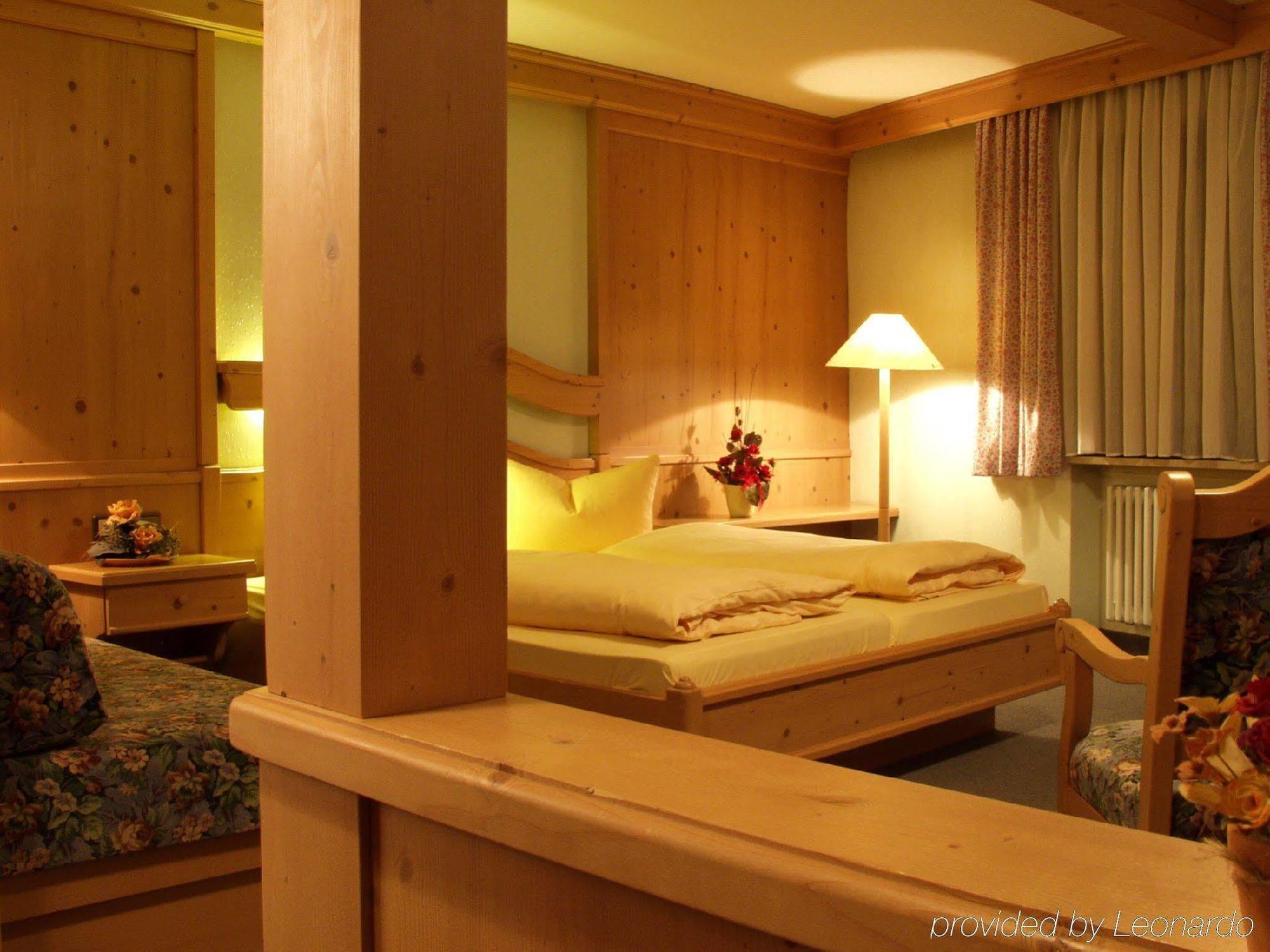Akzent Hotel Am Bach Dettelbach Extérieur photo